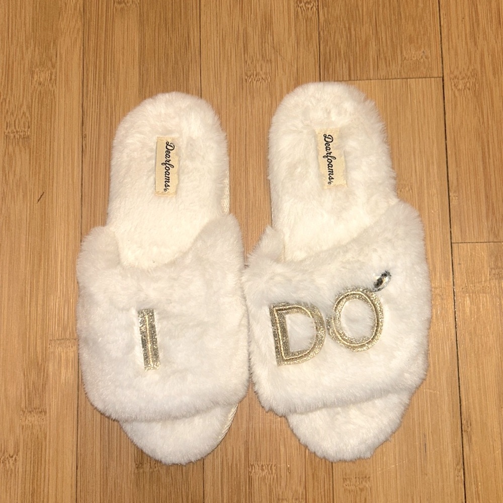NEW Bridal “I do” Fuzzy Slippers